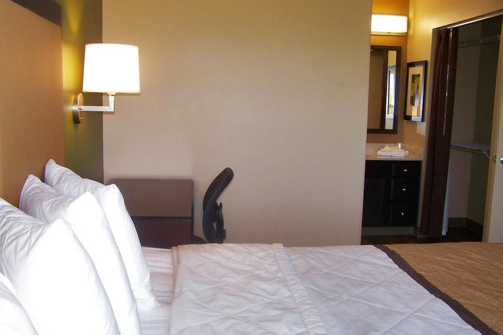 Extended Stay America- Kansas City - Metcalf Ave photo 2