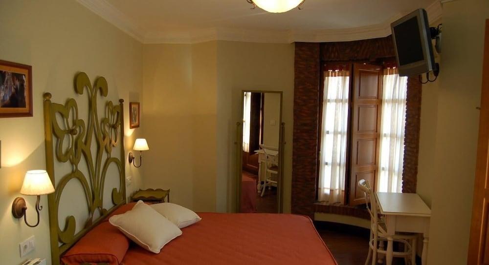Hotel Rural la Llosa de Samano photo 1