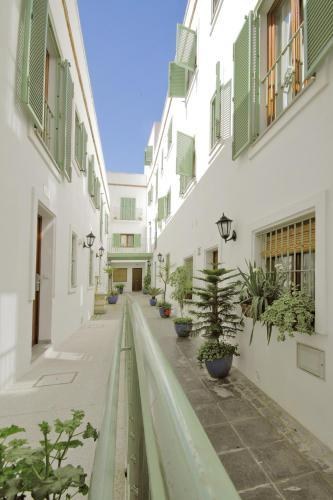 APARTAMENTOS GRAVINA