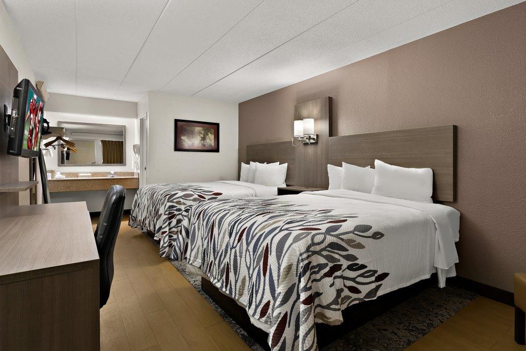 Red Roof Inn Cleveland - Westlake photo 2