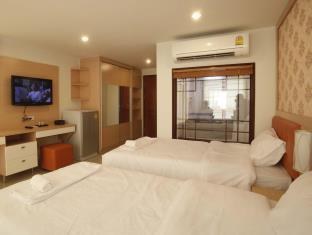 L-Seven Hotel photo 2