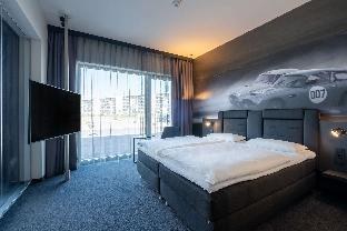 V8 HOTEL KOLN @MOTORWORLD, AN ASCEND HOTEL COLLECTION MEMBER photo 2