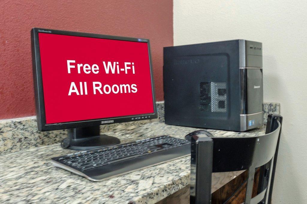 Red Roof Inn Houston - Spring North photo 3