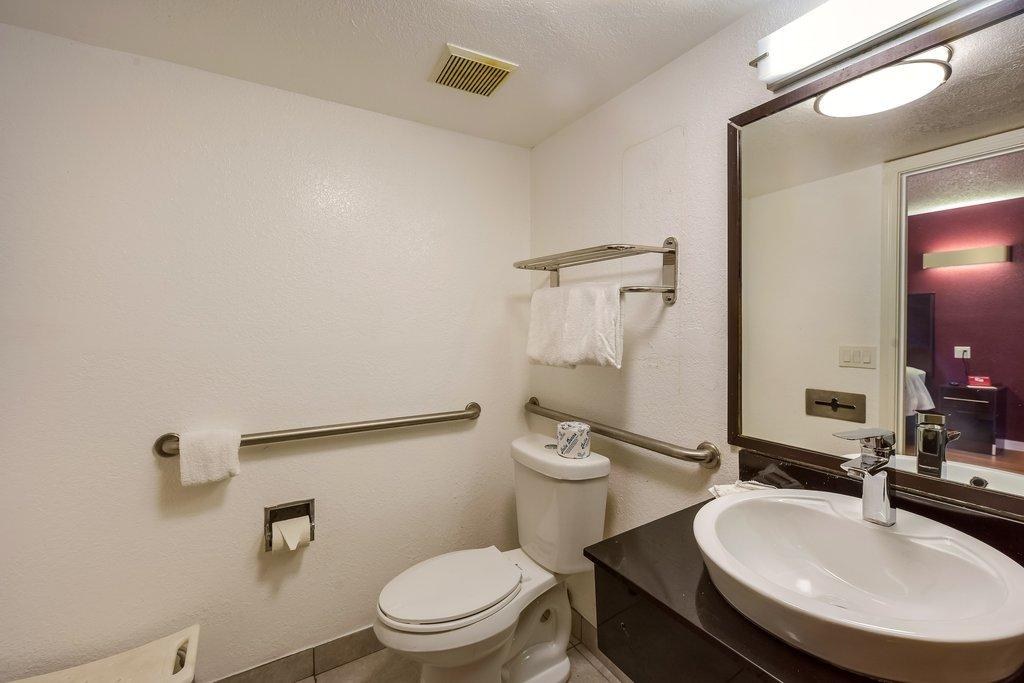 Red Roof Inn Plano photo 2