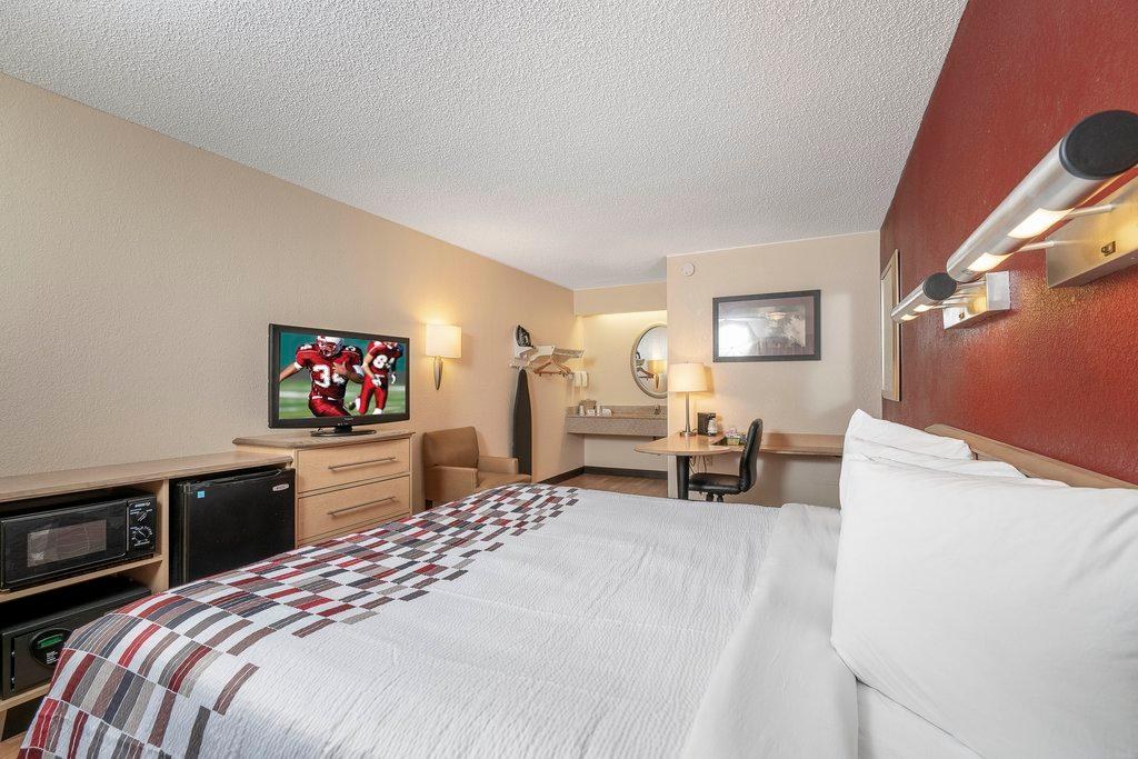 Red Roof Inn Syracuse photo 3