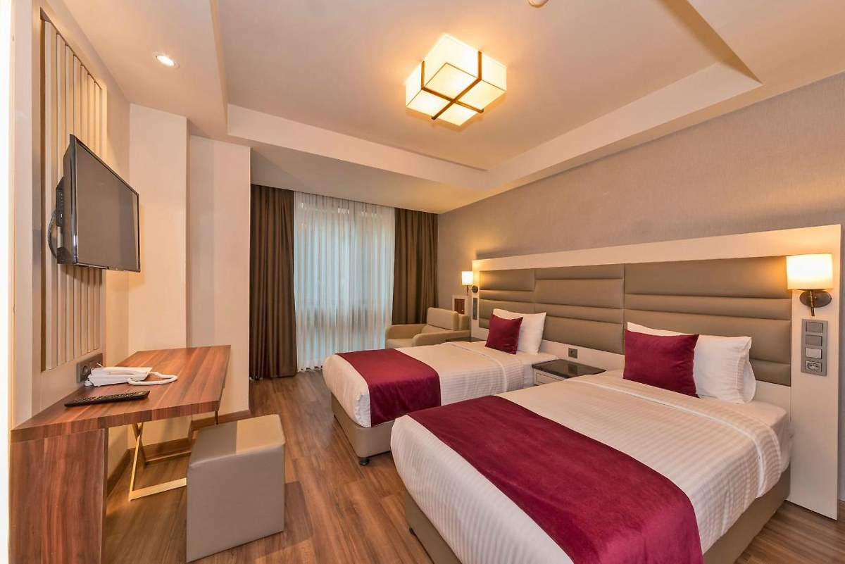 Golden Royal Hotel & Spa photo 1