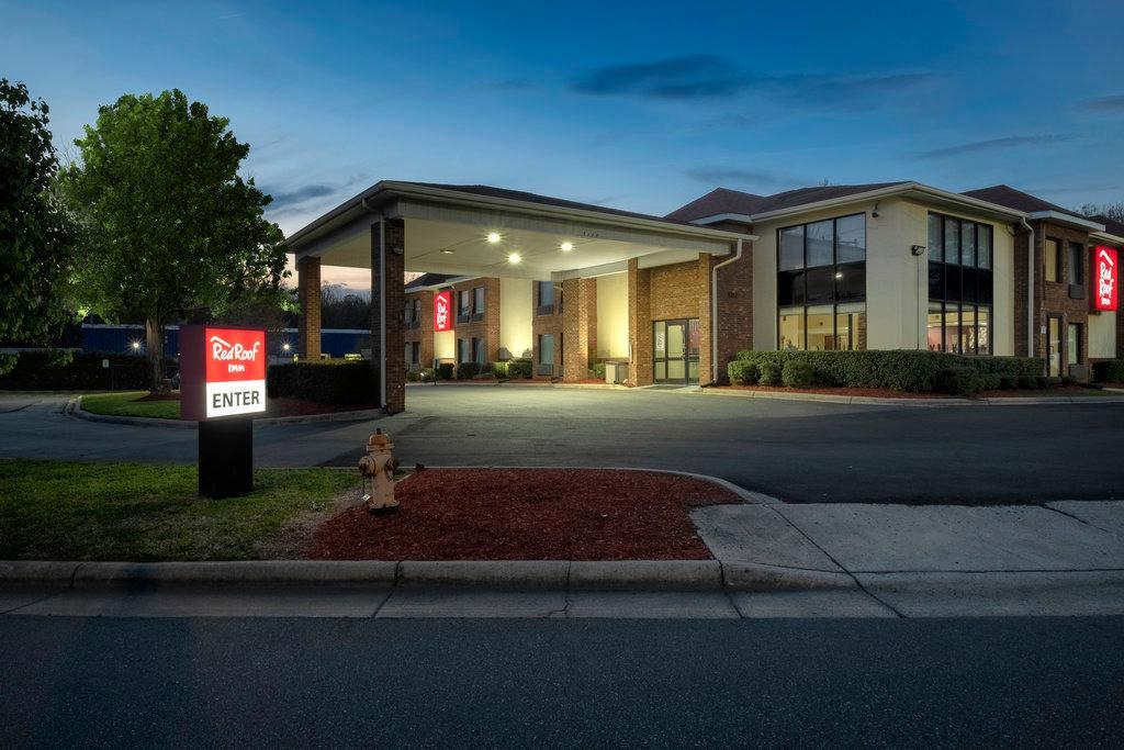 Red Roof Inn Charlotte - University photo 3
