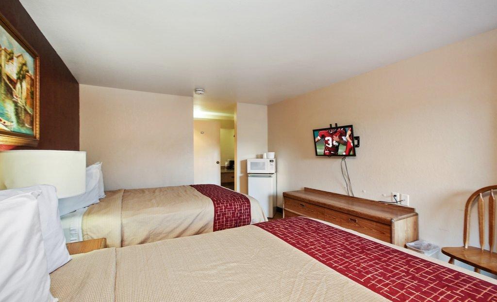 Red Roof Inn Lompoc photo 1