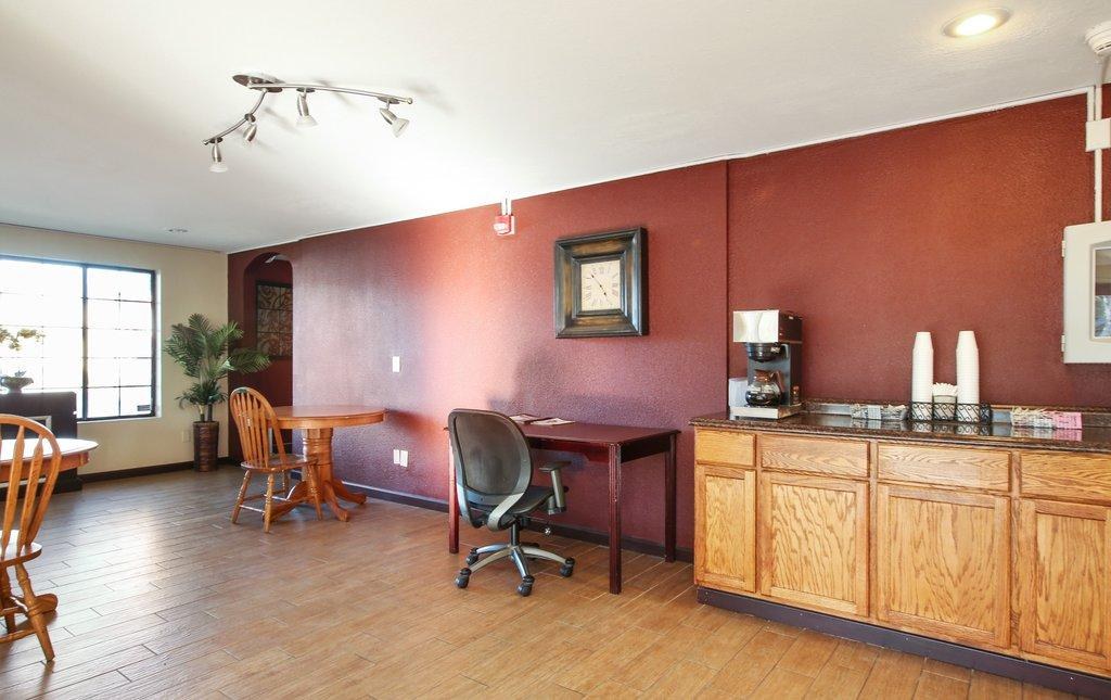 Red Roof Inn Lompoc photo 2