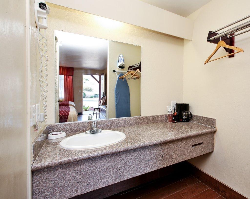 Red Roof Inn Lompoc photo 4
