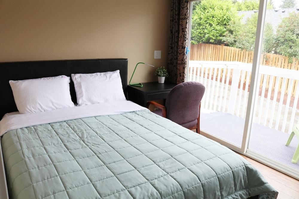 Quiet Clean and Comfortable Room photo 1