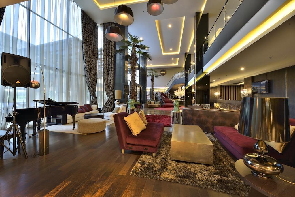 AMAROOSSA COSMO KEMANG JAKARTA photo 2