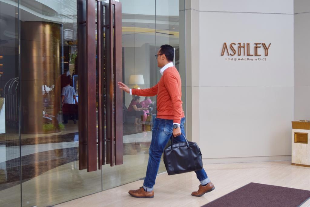 ASHLEY HOTEL WAHID HASYIM photo 4