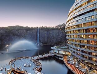 Intercontinental Shanghai Wonderland, an IHG Hotel photo 1