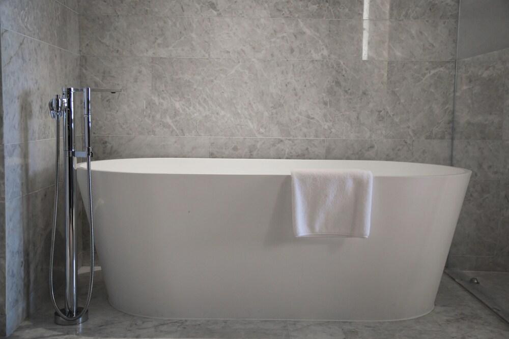 The St. Regis Shanghai Jingan photo 3