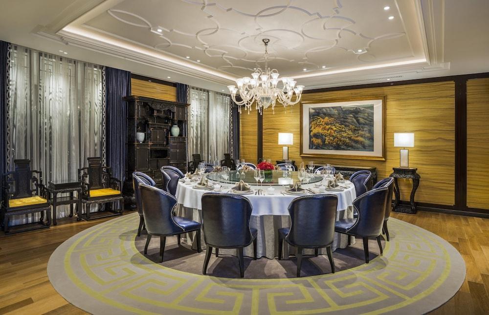 The St. Regis Shanghai Jingan photo 4
