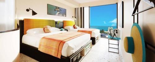 Moxy Miami South Beach photo 4