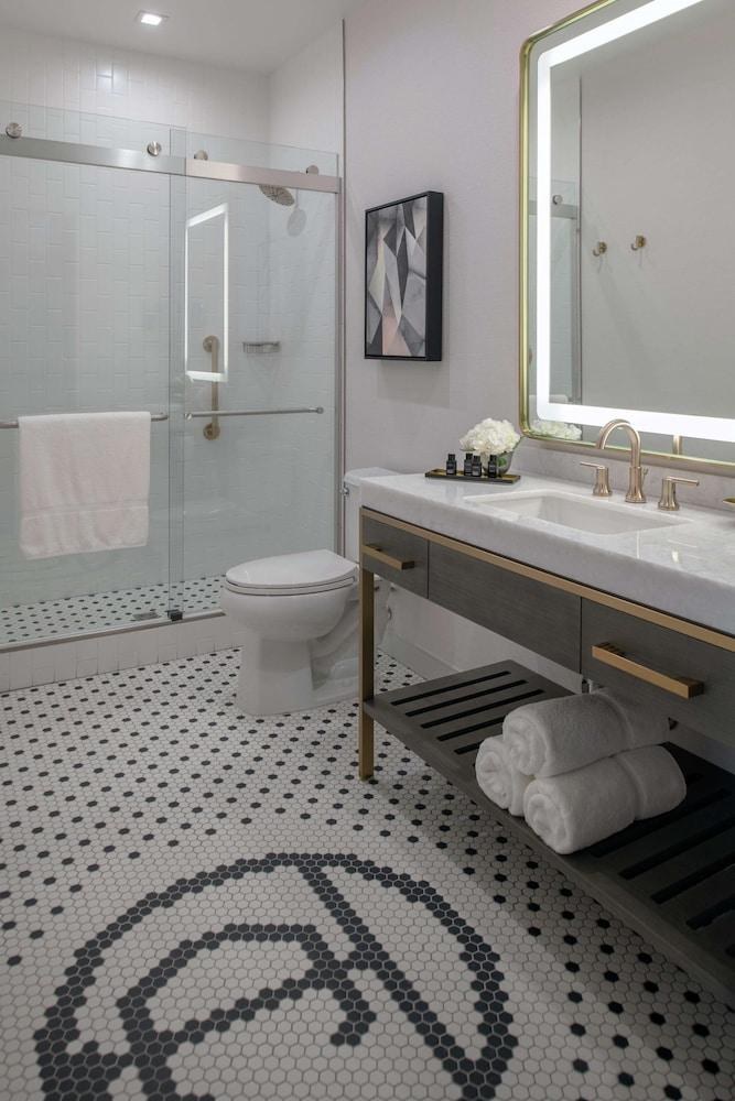 Tulsa Club Hotel, Curio Collection by Hilton photo 3