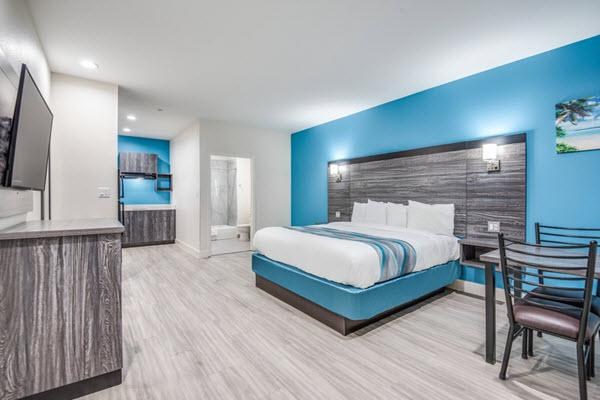 AMERICAS BEST VALUE INN & SUITES HOUSTON AT HWY 6 photo 2