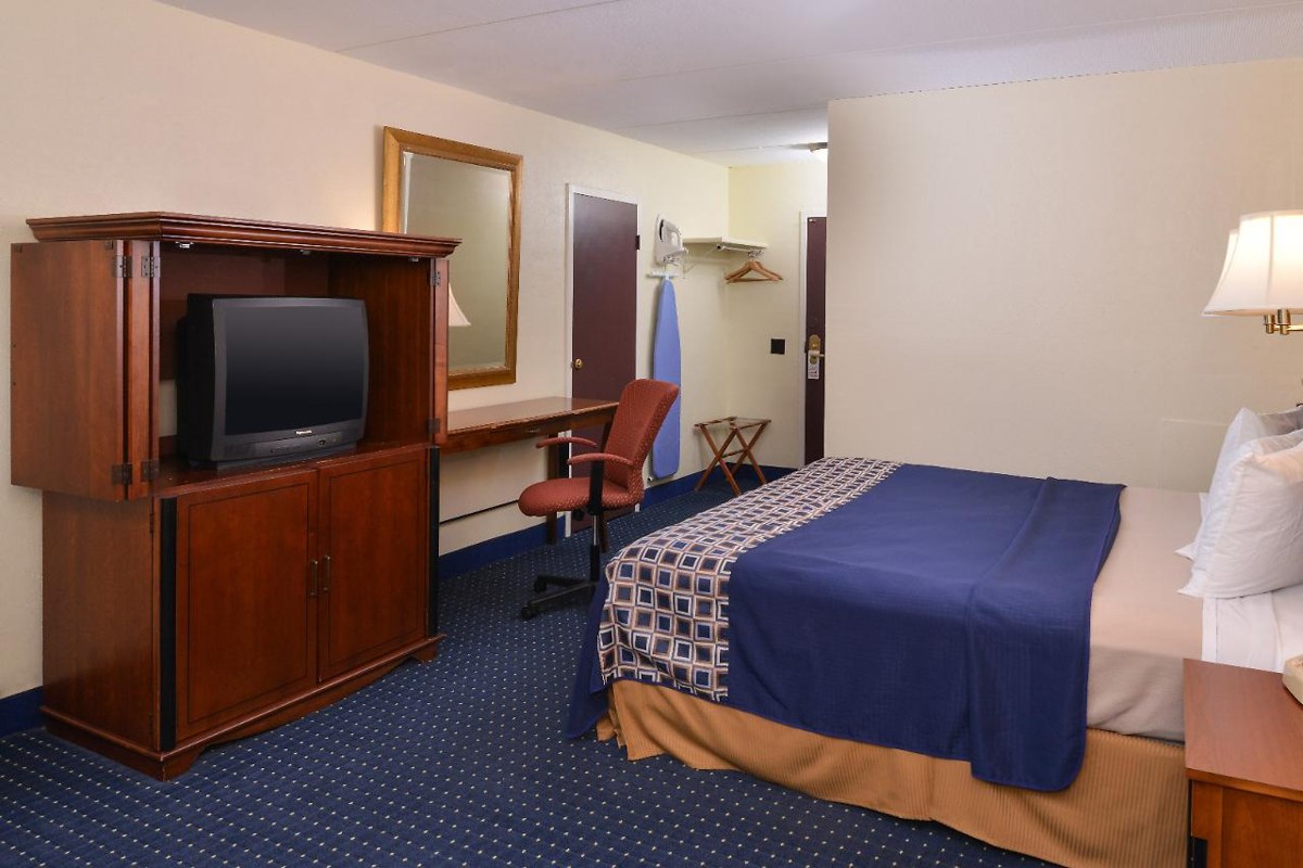 AMERICAS BEST VALUE INN GENEVA photo 2
