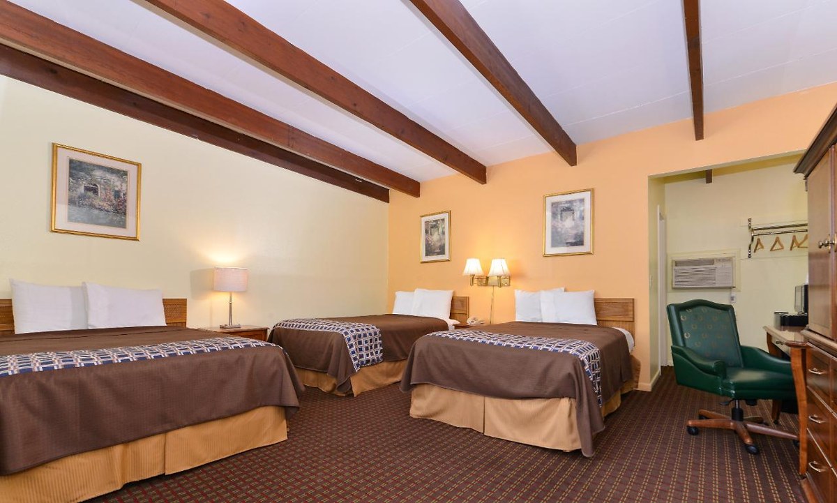 AMERICAS BEST VALUE INN GENEVA photo 4