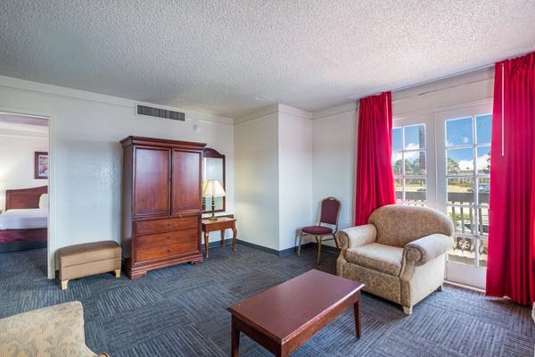 AMERICAS BEST VALUE INN DENVER photo 1
