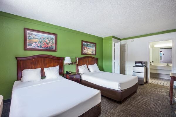 AMERICAS BEST VALUE INN DENVER photo 3