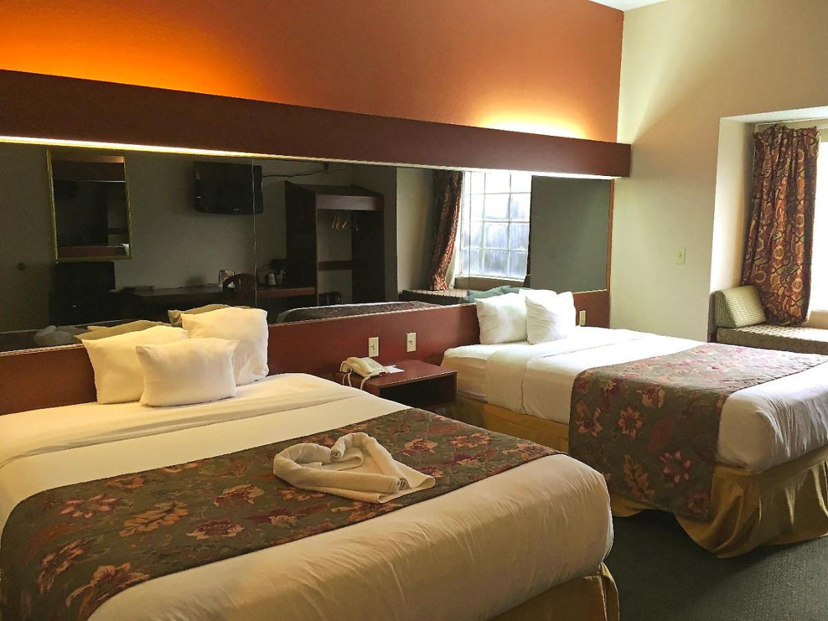 AMERICAS BEST VALUE INN AND SUITES LAKE CHARLES I210 EXIT 5 photo 3