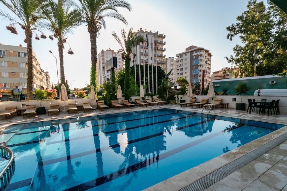 Lara Park Hotel