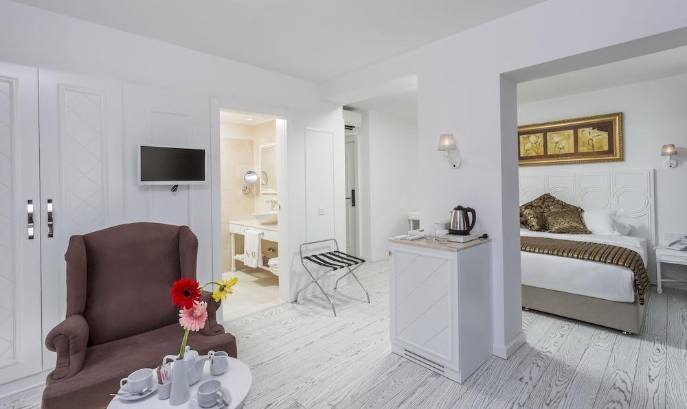 Wise Hotel Spa & Adult Only photo 1