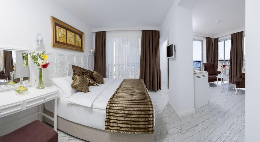 Wise Hotel Spa & Adult Only photo 2