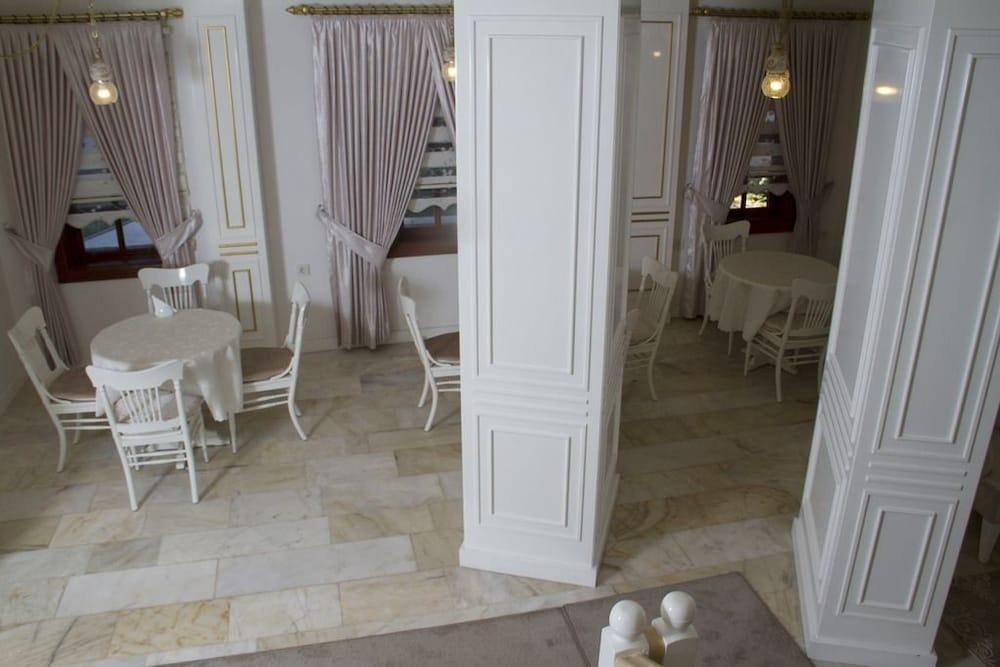 Ozkavak Hotel Kaleici photo 4