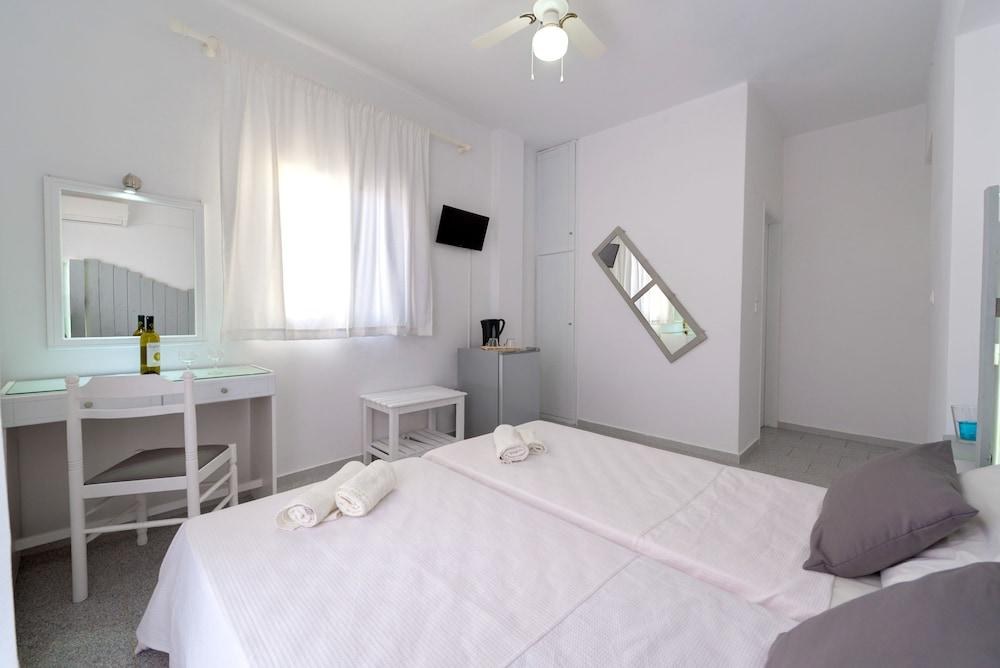 Ikaros Hotel photo 2