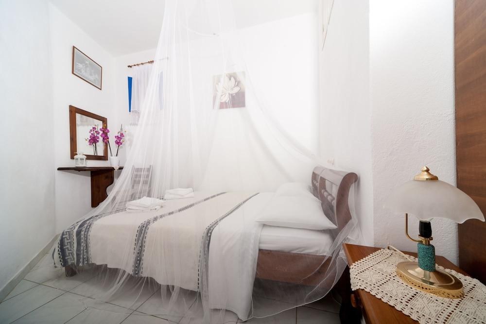 White Cave Villas photo 1