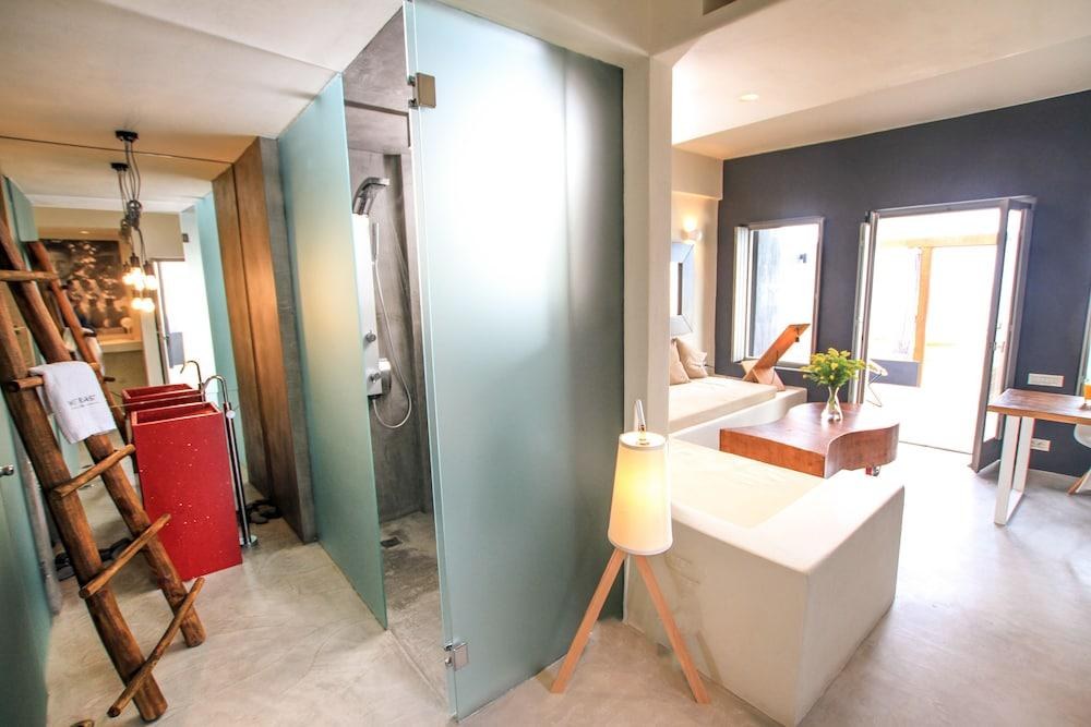 West East Suites photo 2