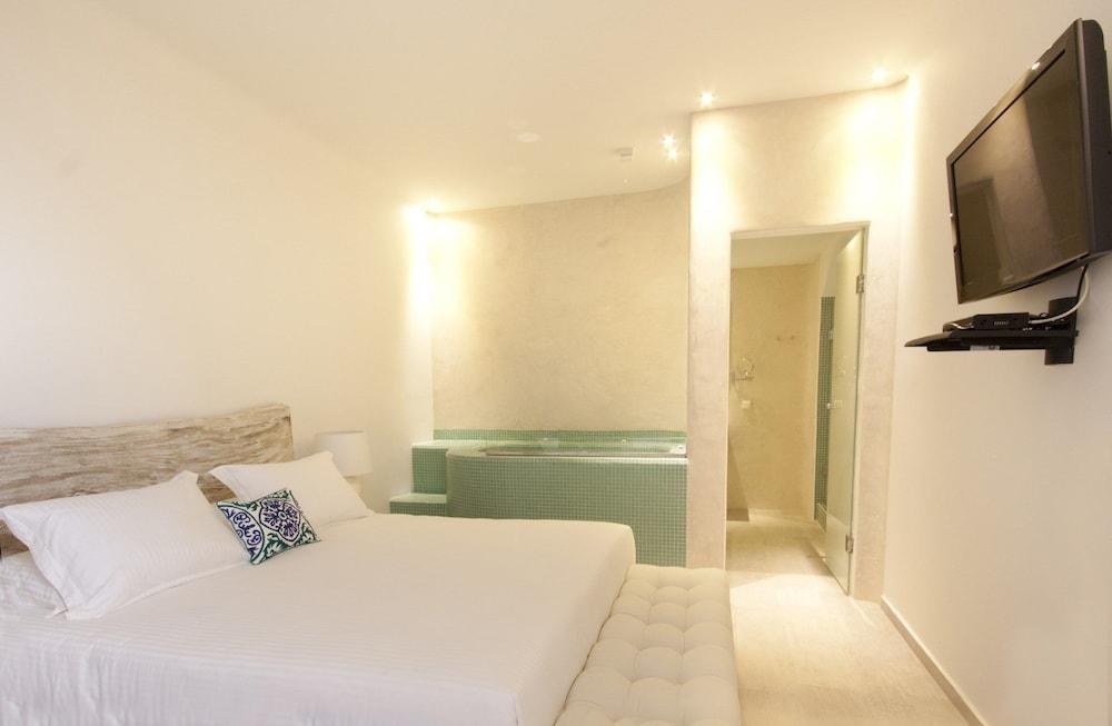 Allure Suites photo 1