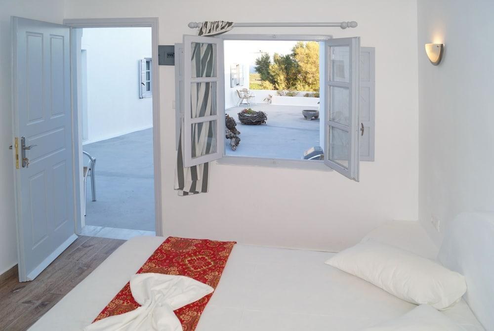 Villa Iliovasilema Santorini photo 1