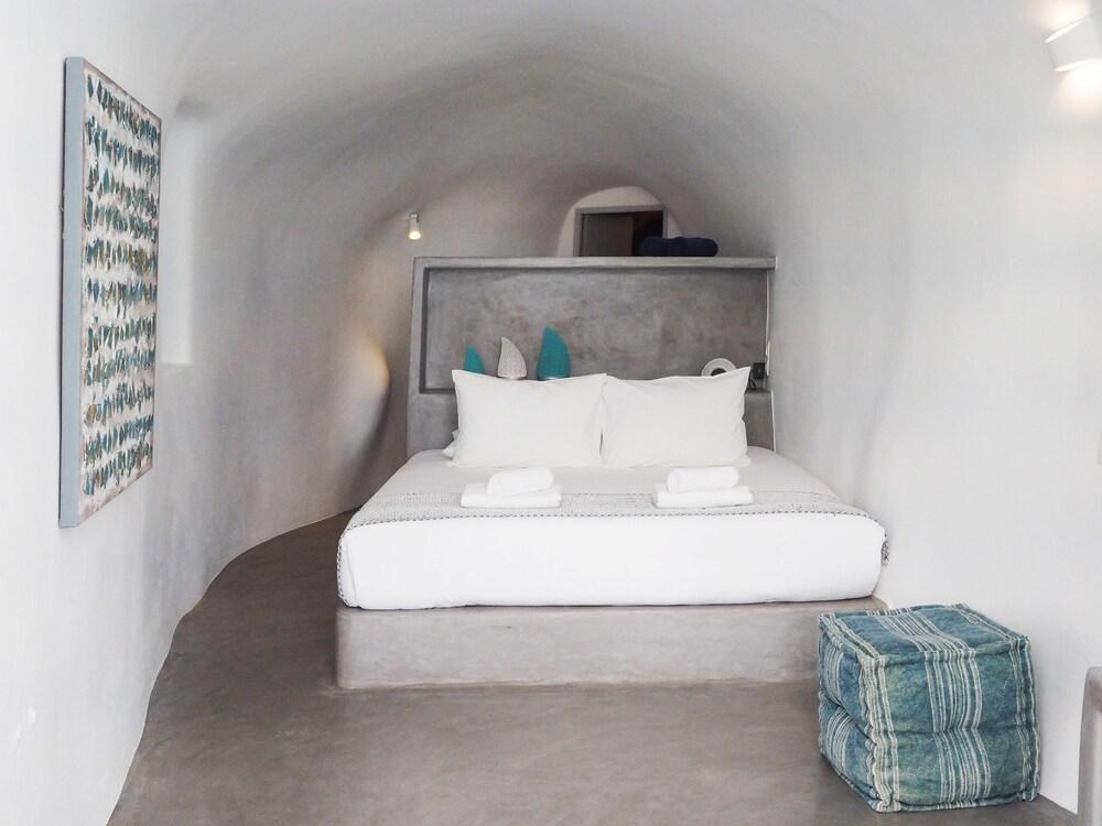 Danae Suites Santorini photo 2