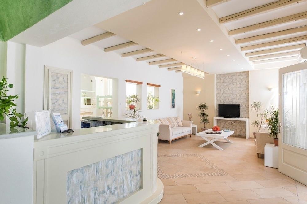 Nissos Thira Hotel photo 4