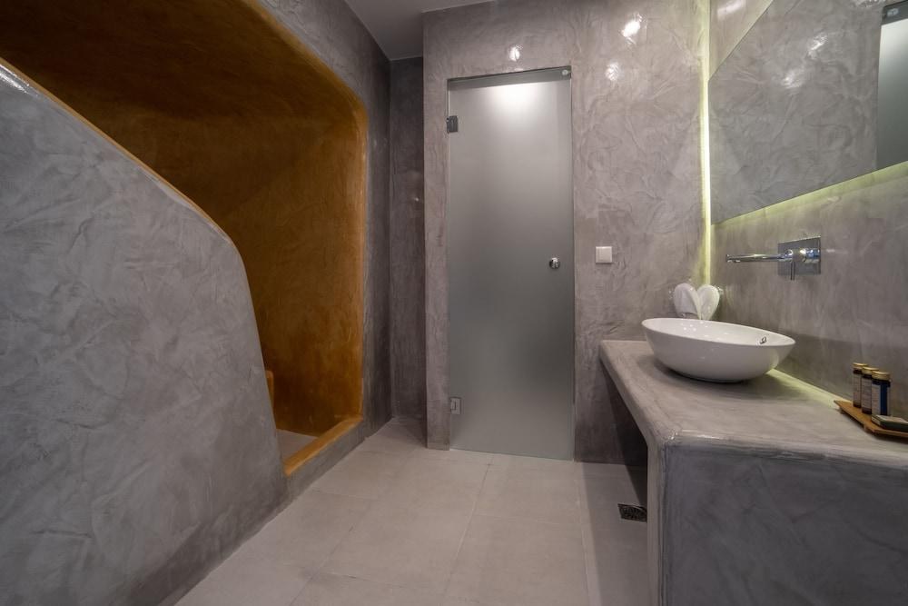 Ambience Suites photo 3