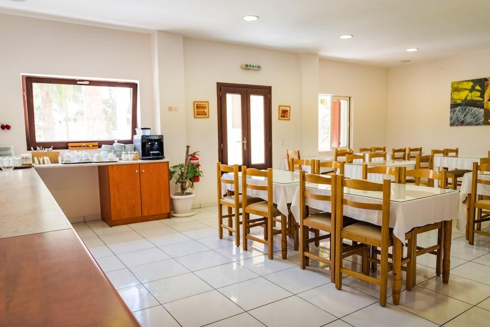 RENA HOTEL
