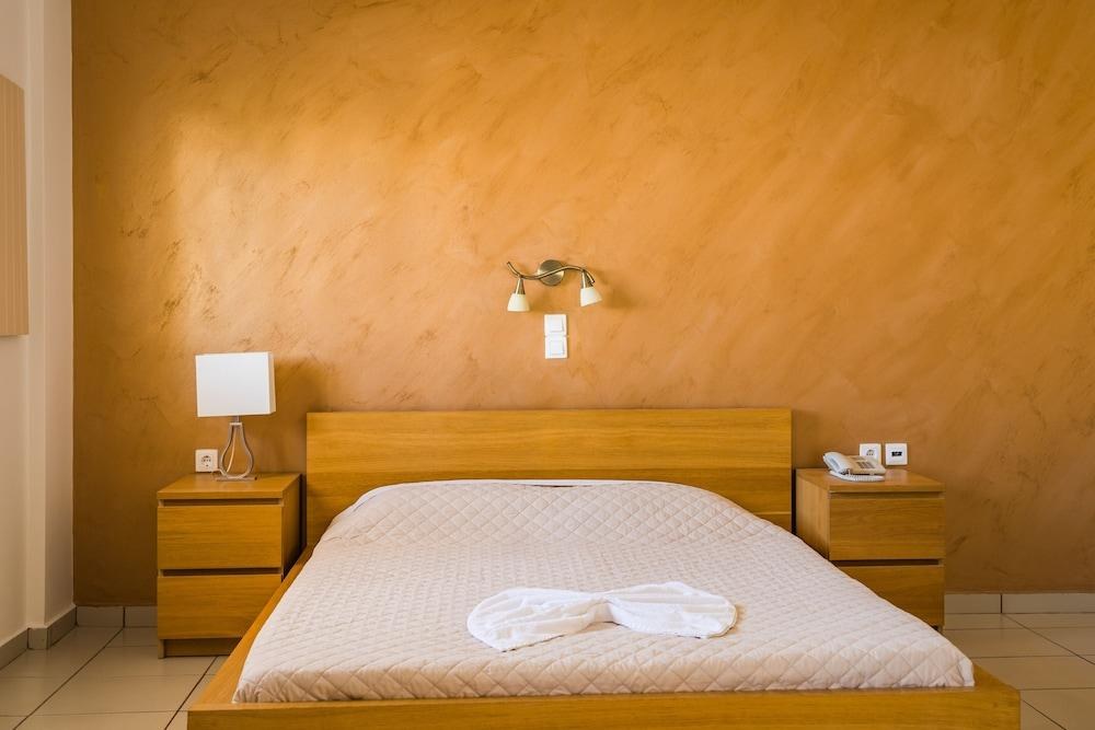 RENA HOTEL photo 2