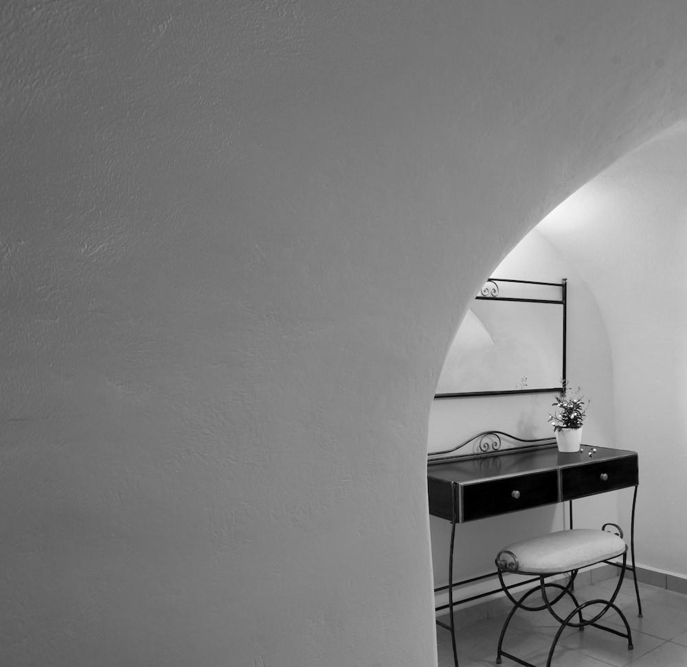 Kastro Suites photo 1