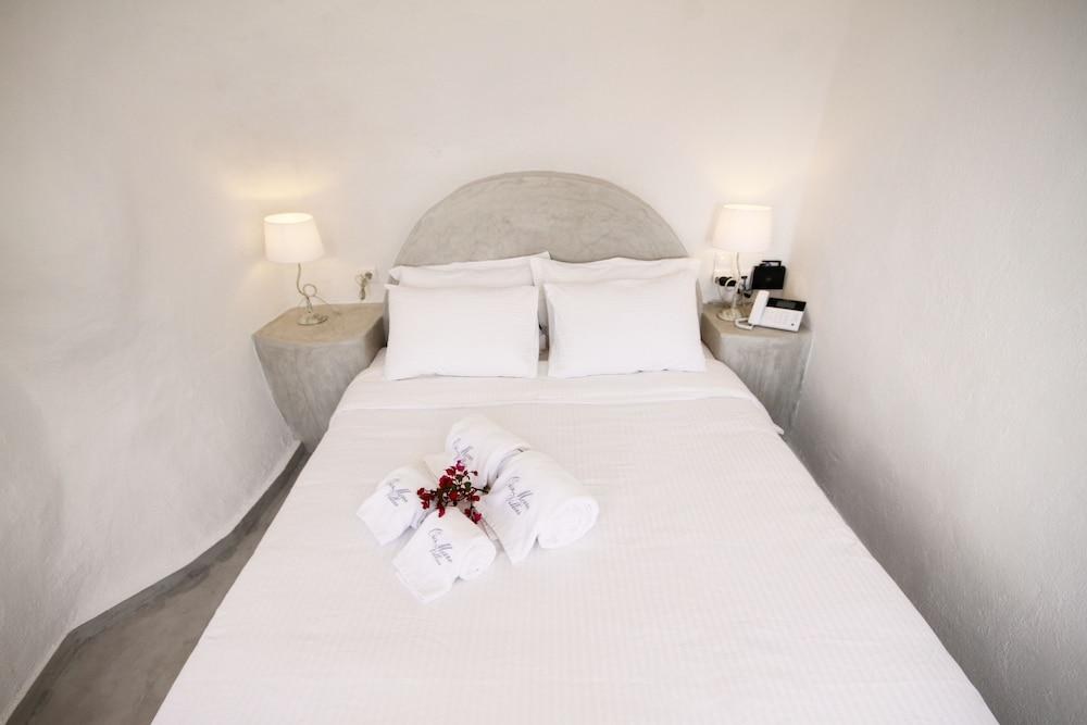 Oia Mare Villas photo 1