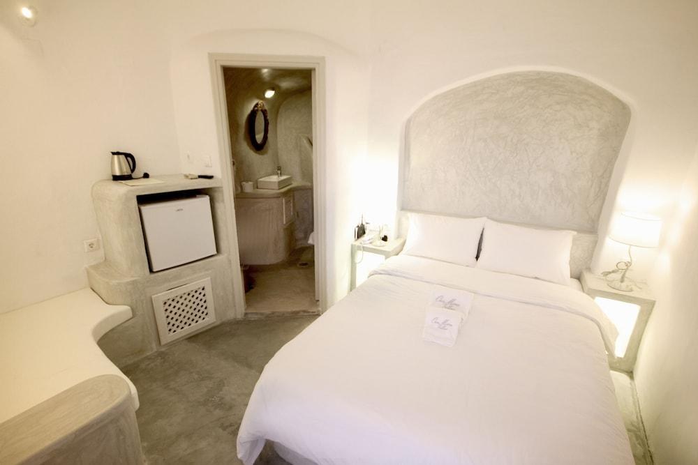 Oia Mare Villas photo 2