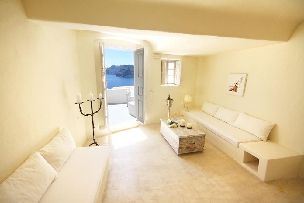 Oia Mare Villas photo 4