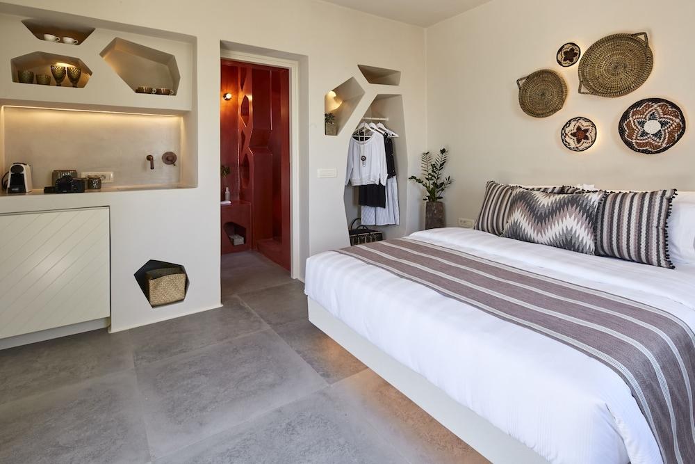 Aeon Suites - Adults Only photo 1