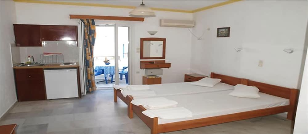 REA SUN HOTEL STUDIOS APARTMENTS photo 1