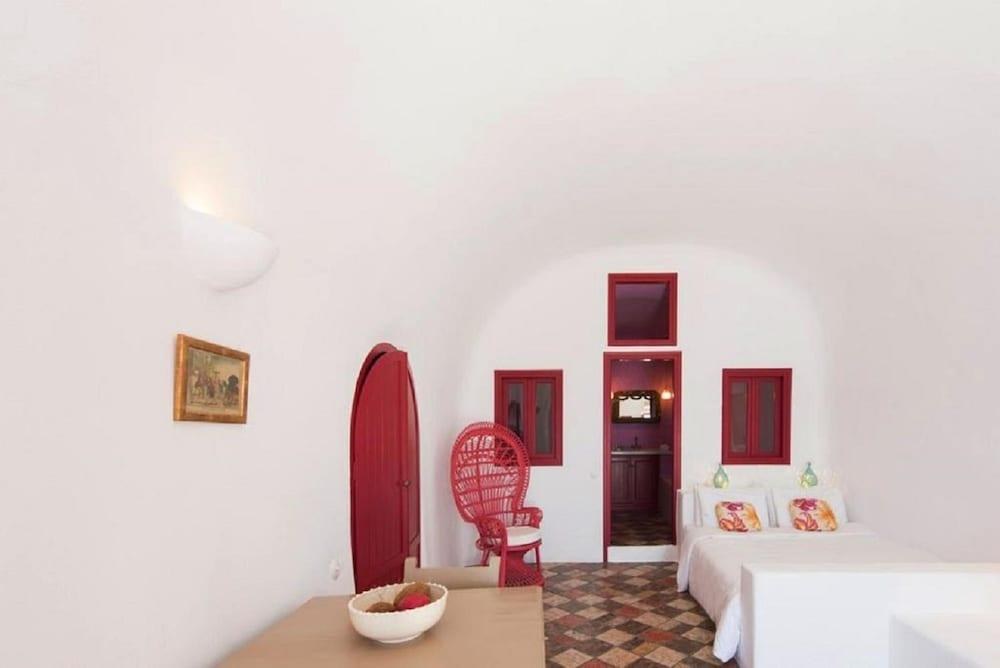 The Architect's Cave House photo 1