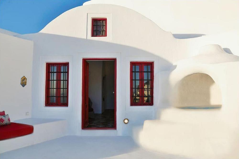 The Architect's Cave House photo 4